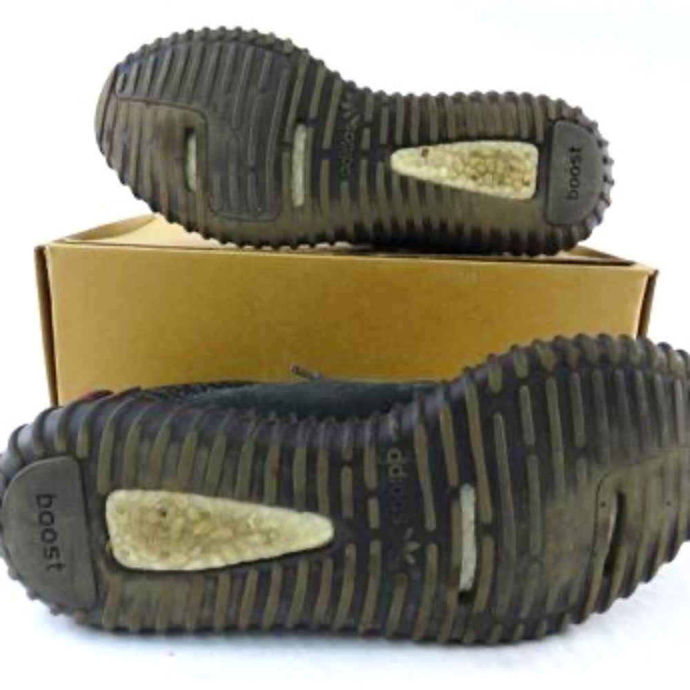 Adidas Yeezy 350 'Black', Size: 8.5 (Men) - Picture 10 of 11
